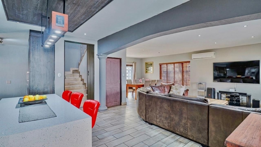 To Let 3 Bedroom Property for Rent in Cashan North West